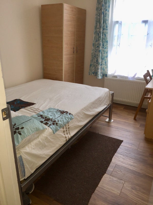 Room The Curve in Greater London