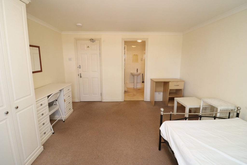 Room Globe Road in Greater London