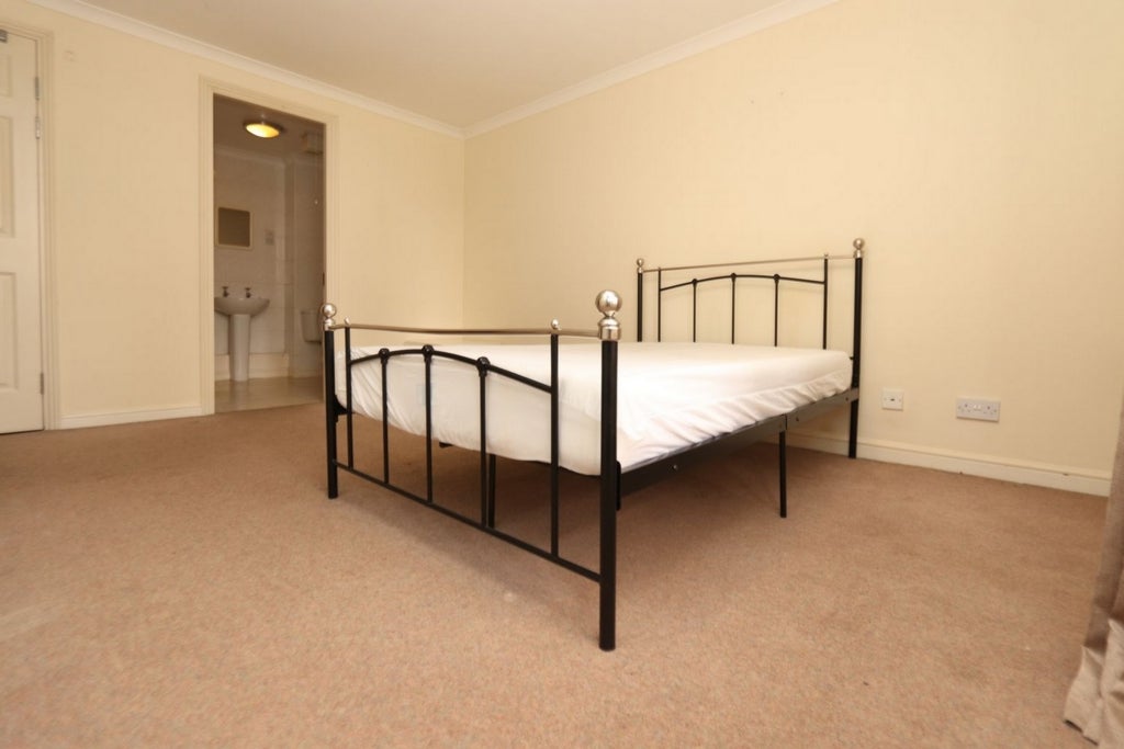 Room Globe Road in Greater London