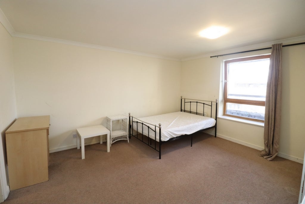 Room Globe Road in Greater London