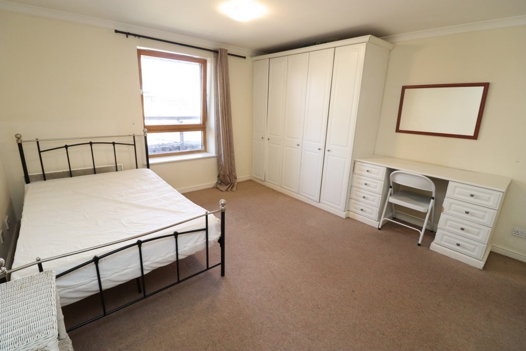 Room Globe Road in Greater London