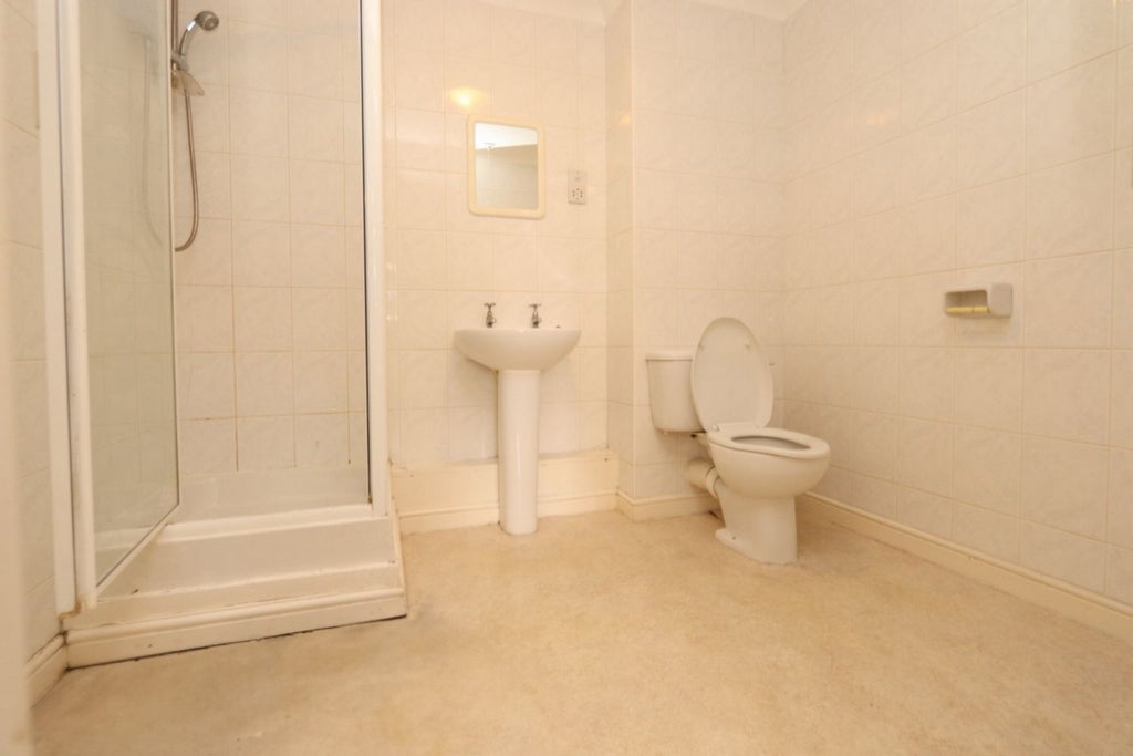 Room Globe Road in Greater London