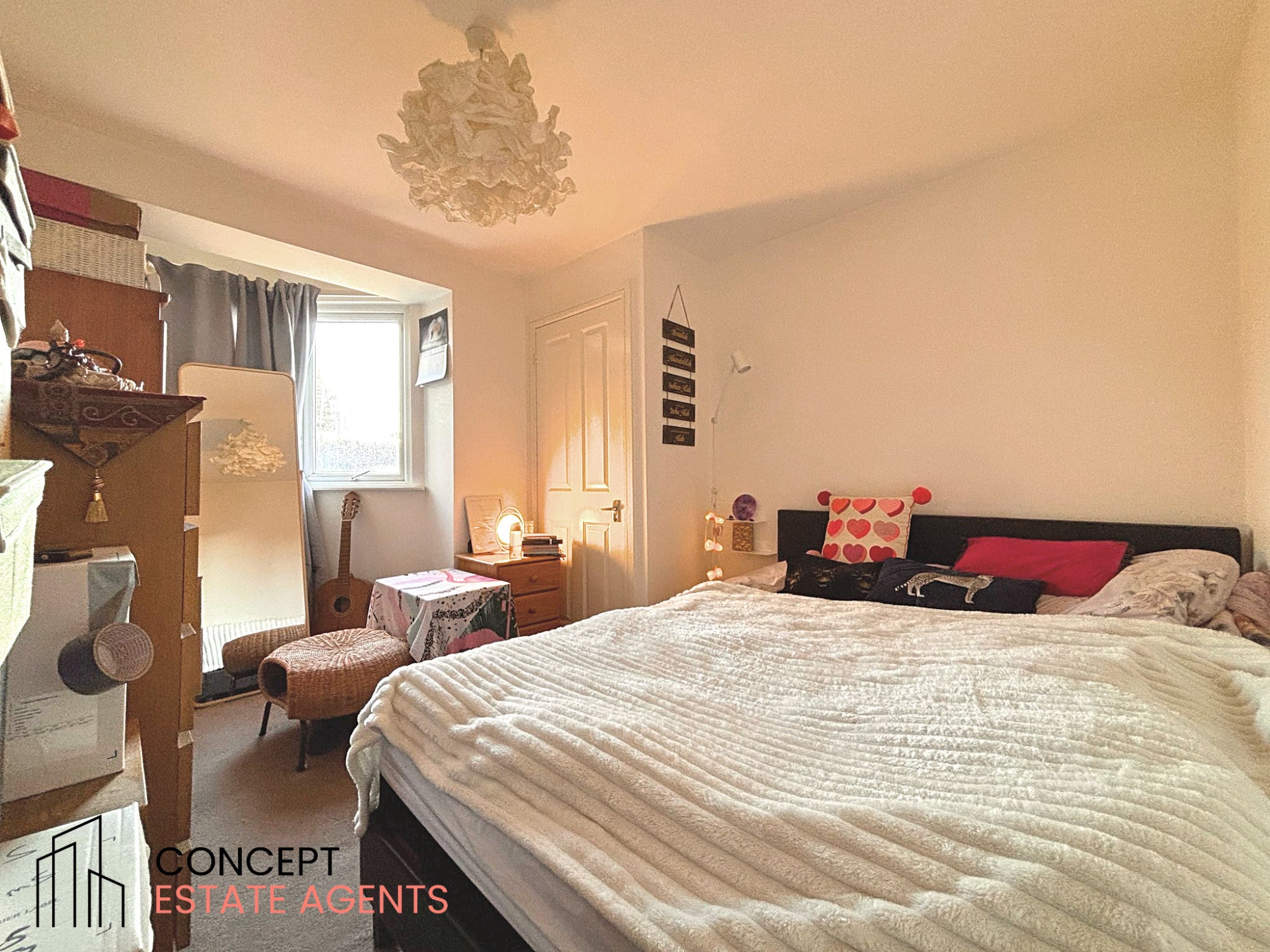 Flat Charlmont Road in Greater London