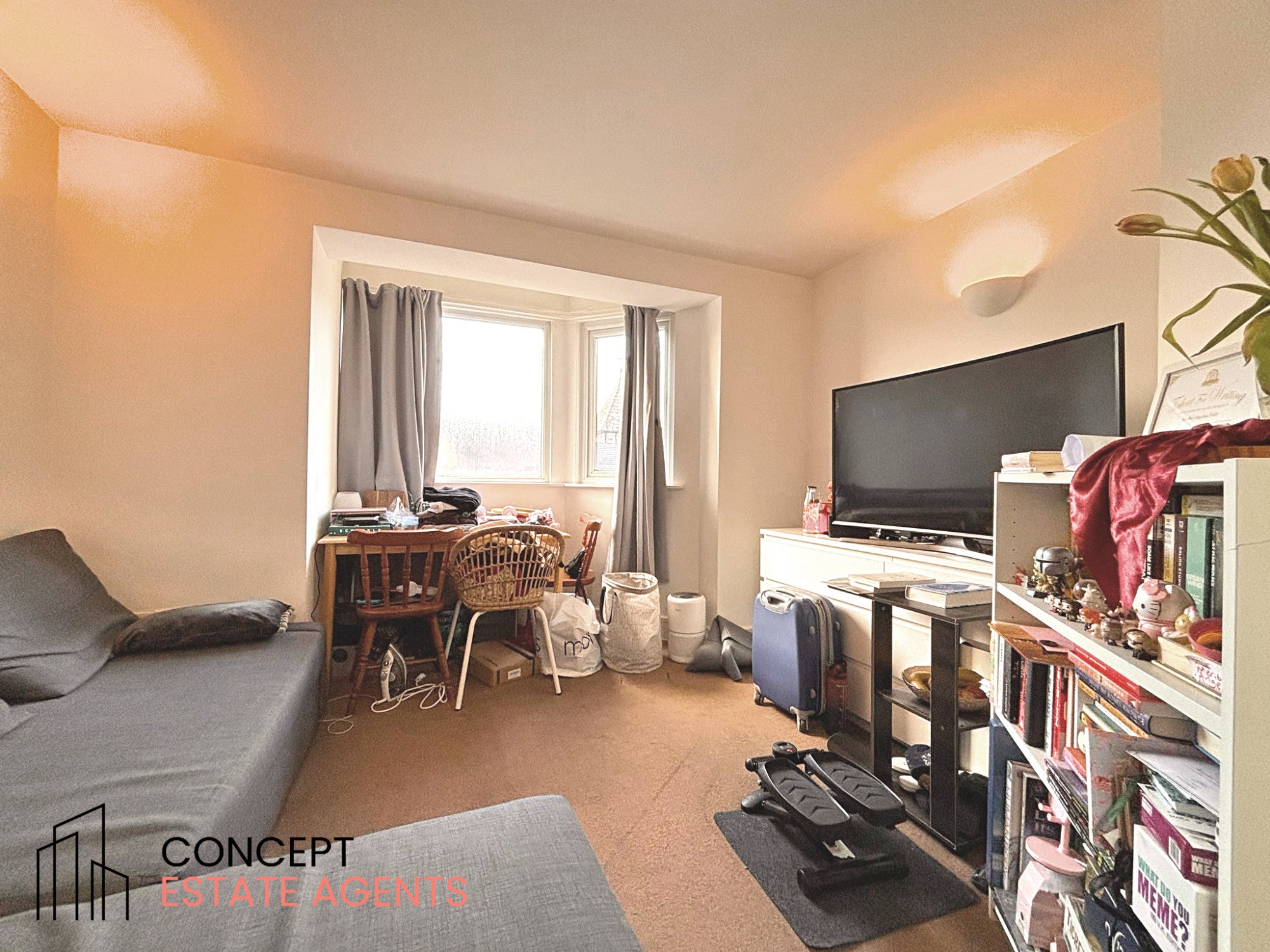 Flat Charlmont Road in Greater London