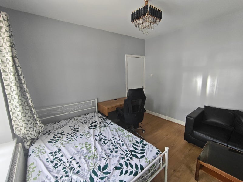 Room Sandford Road in Greater London