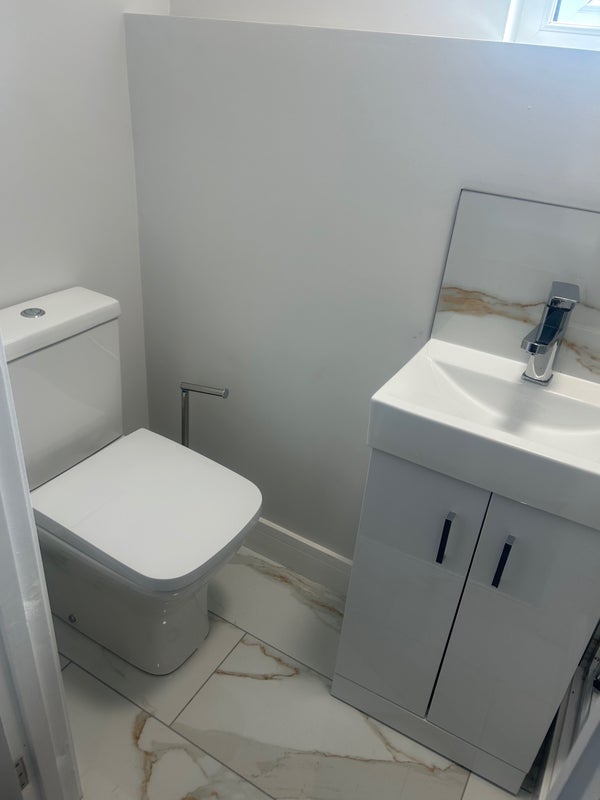 Room Albert Road in Tamworth