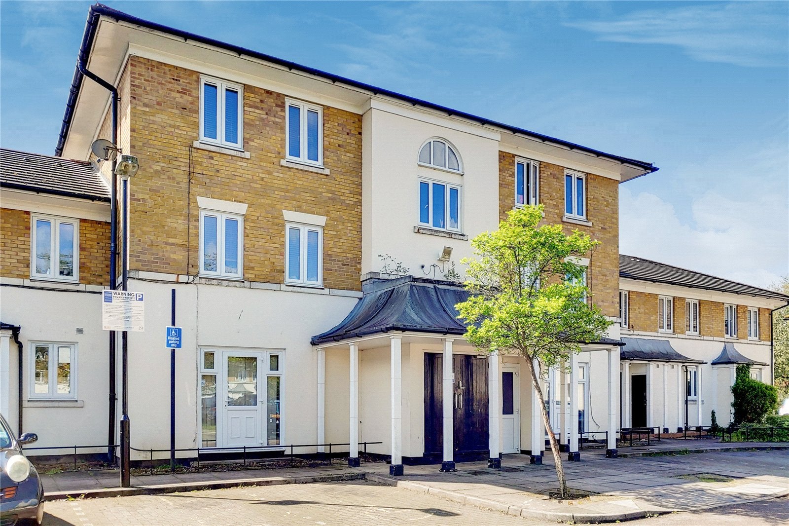 Flat Coleridge Square in Greater London
