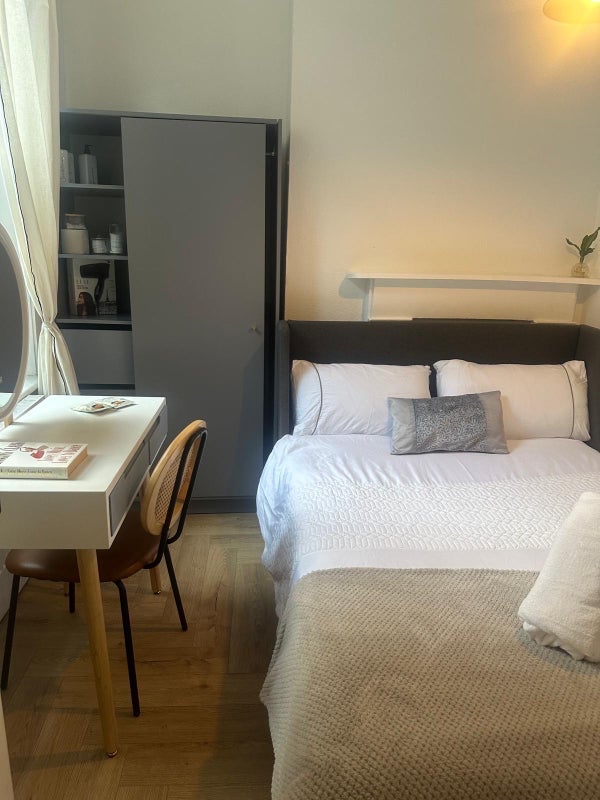 Room Camden High Street in Greater London
