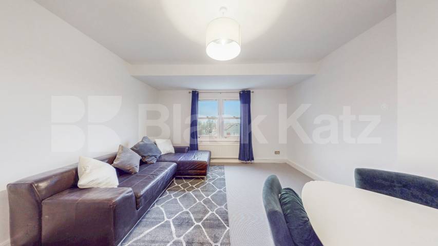 Flat Iverson Road in Greater London