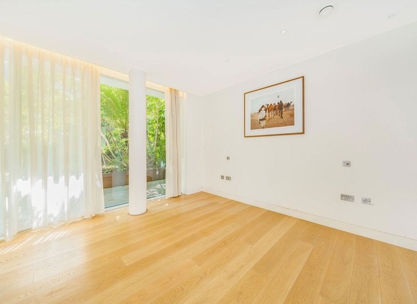 Flat Barnsbury Square in Greater London