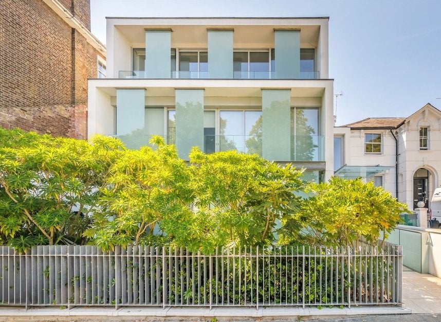 Flat Barnsbury Square in Greater London