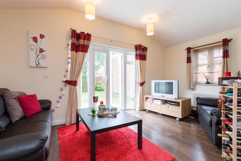 Room Cardinal Close in Birmingham