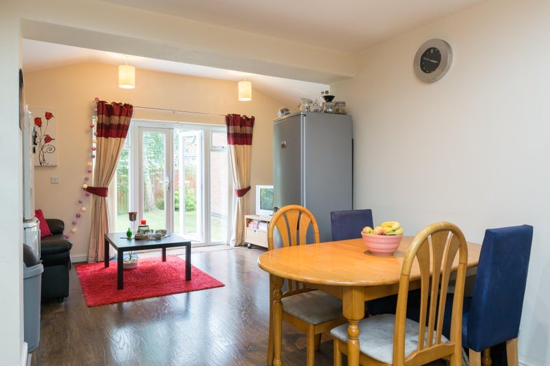 Room Cardinal Close in Birmingham
