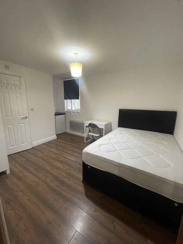 Flat George Robertson Close in Coventry