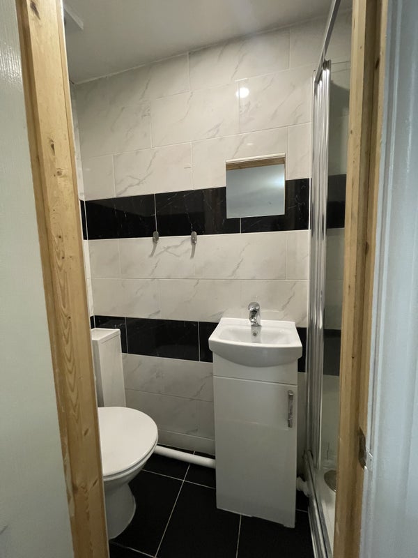 Flat George Robertson Close in Coventry