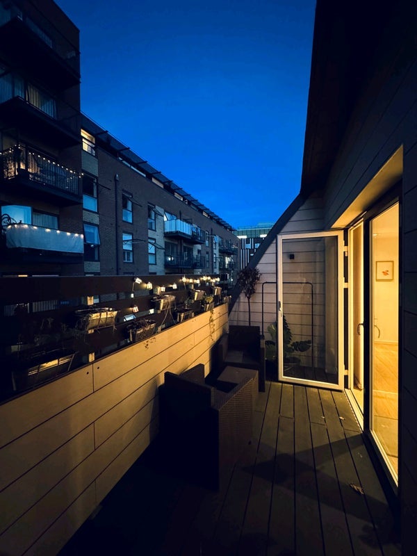 Room 1st Avenue in Greater London