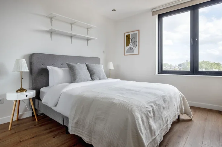 Flat Point W Access Road in Greater London