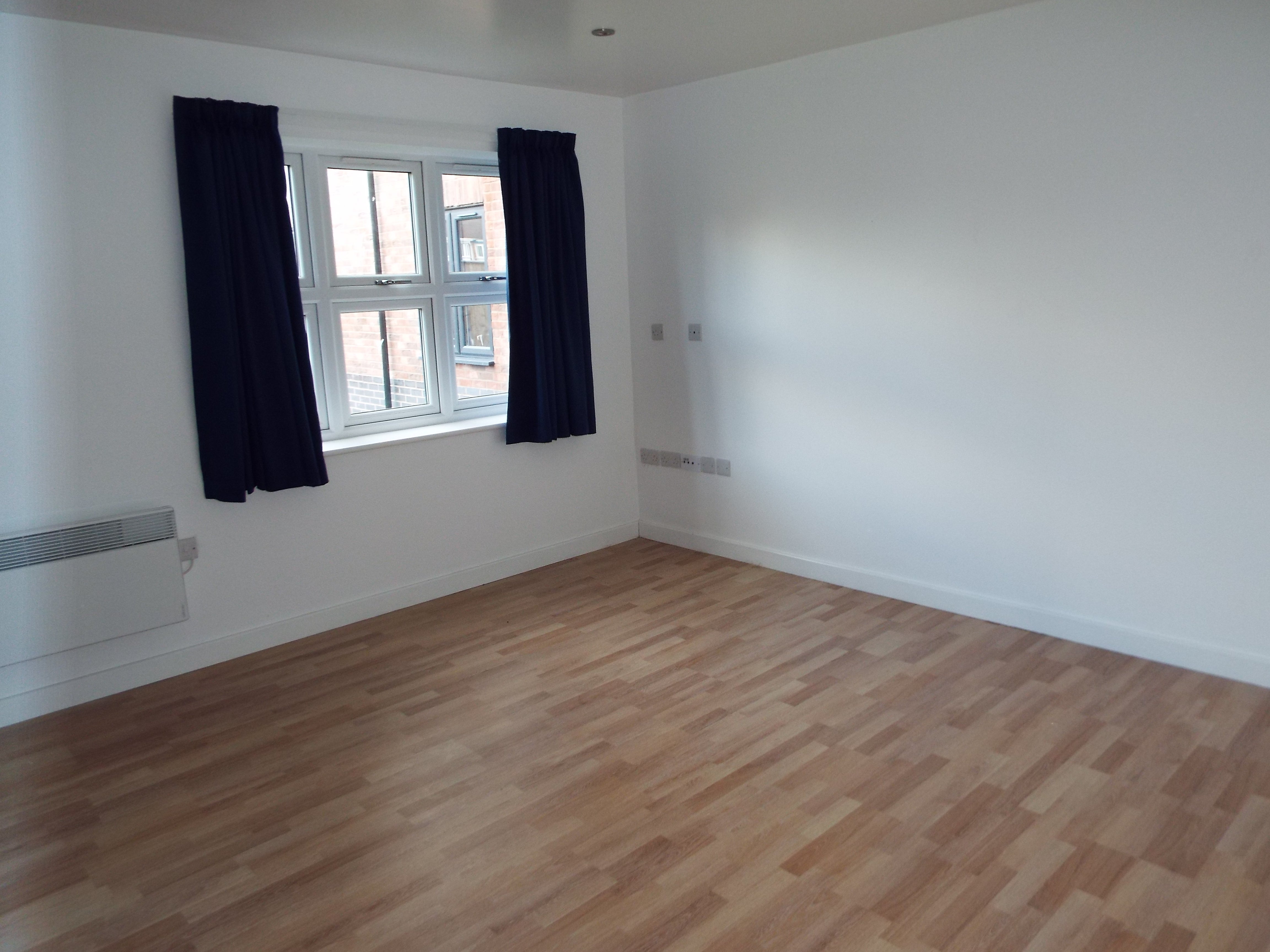Flat Markfield Court in Leicester