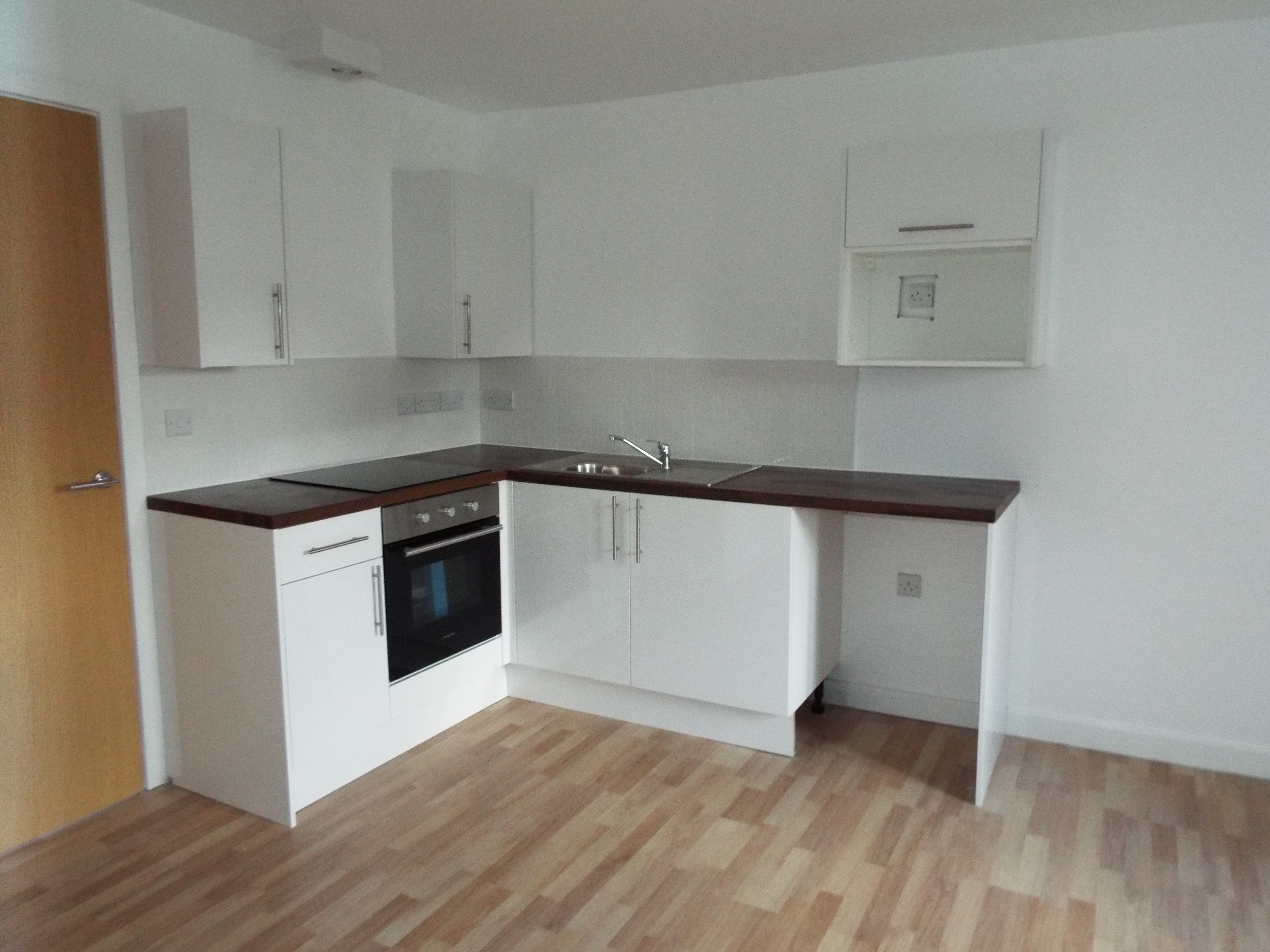Flat Markfield Court in Leicester