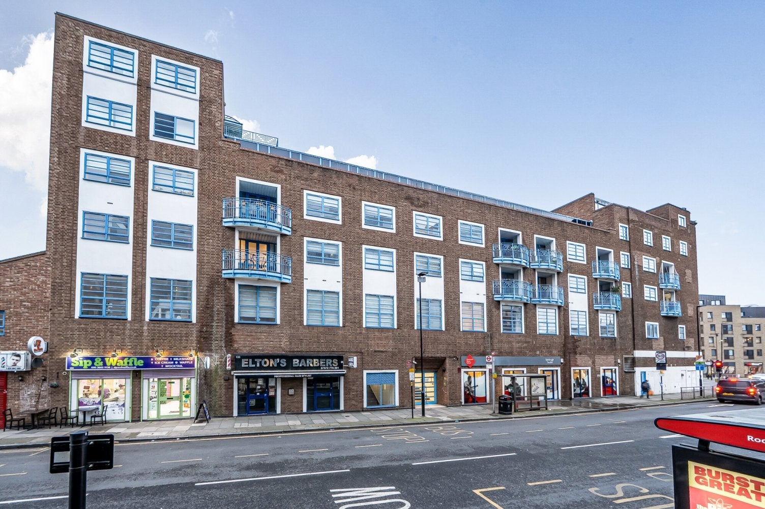 Flat Hawthorne Crescent in Greater London