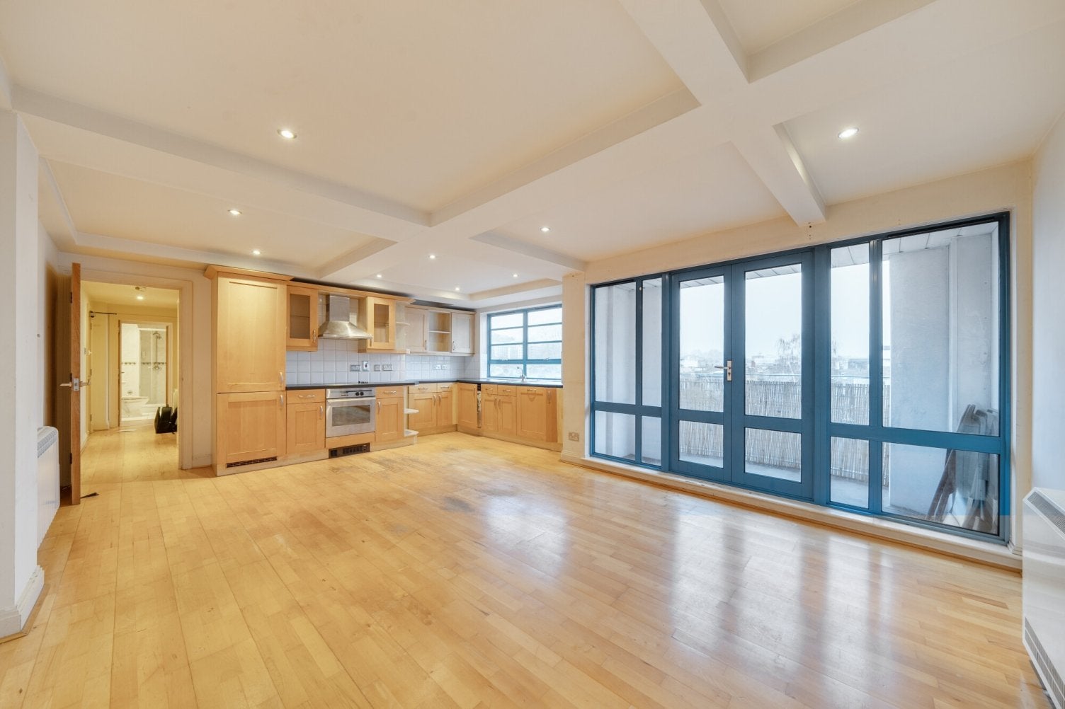 Flat Hawthorne Crescent in Greater London