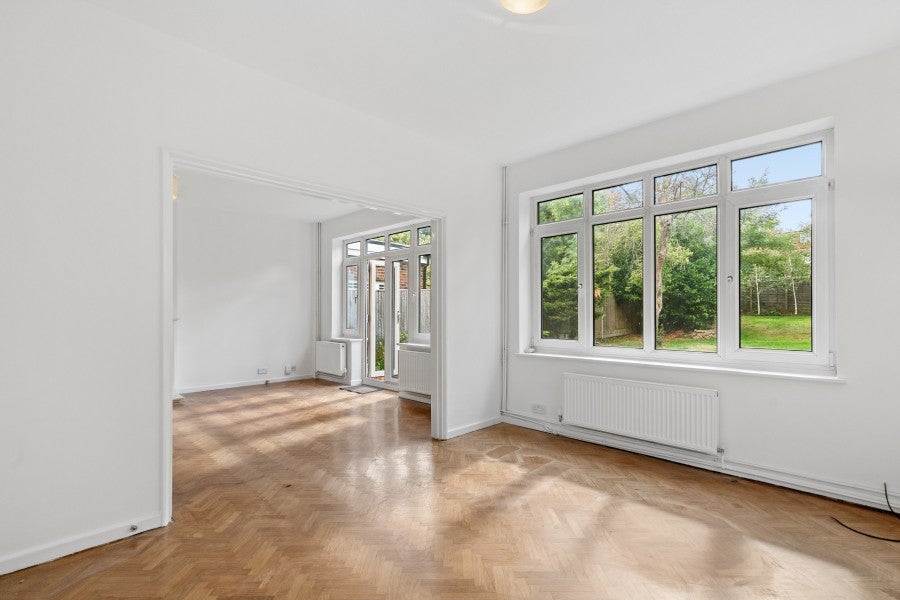 House Chartfield Avenue in Greater London