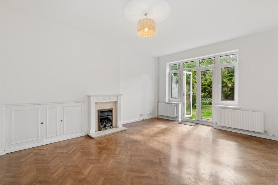 House Chartfield Avenue in Greater London