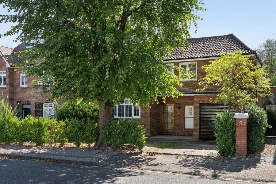 House Chartfield Avenue in Greater London