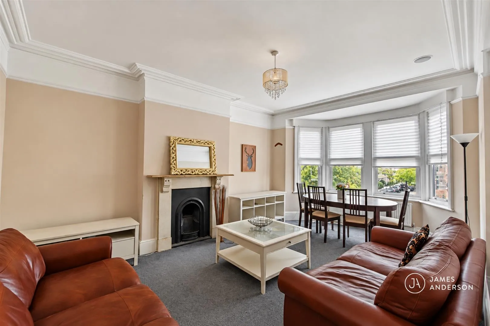 Flat Upper Richmond Road West in Greater London