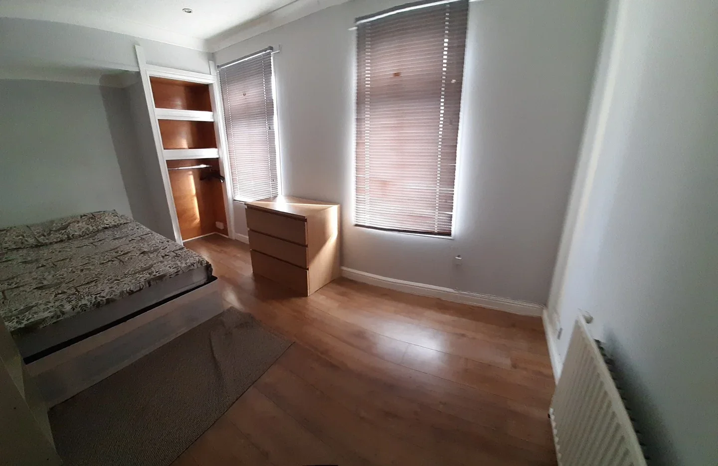 Room Christchurch Road in Tilbury