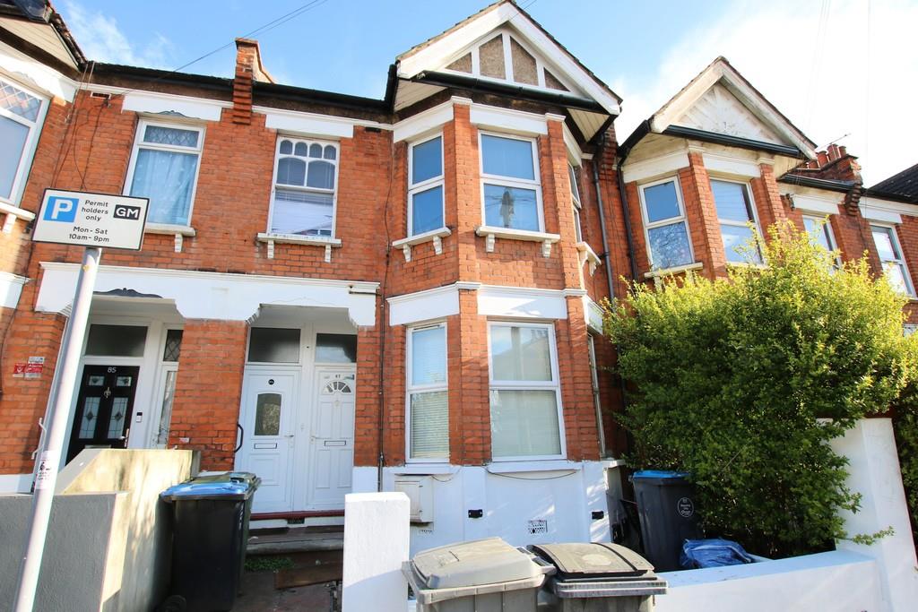 Flat Mora Road in Greater London
