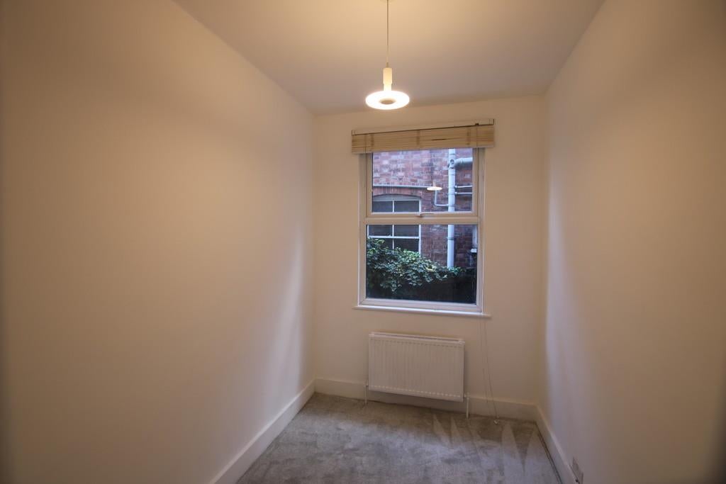 Flat Mora Road in Greater London