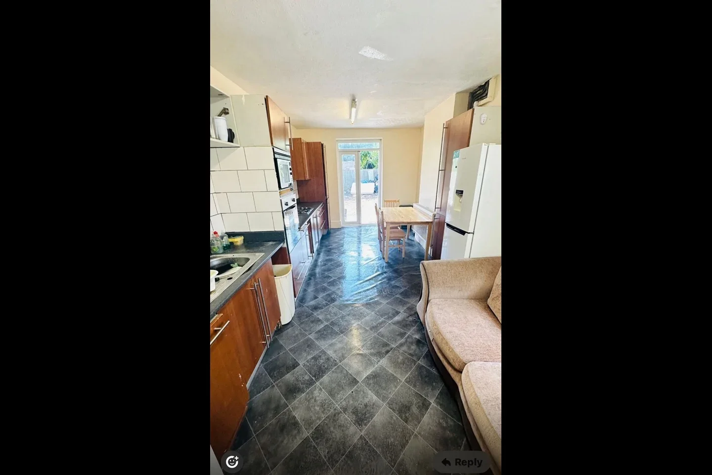 Room Asplins Road in Greater London