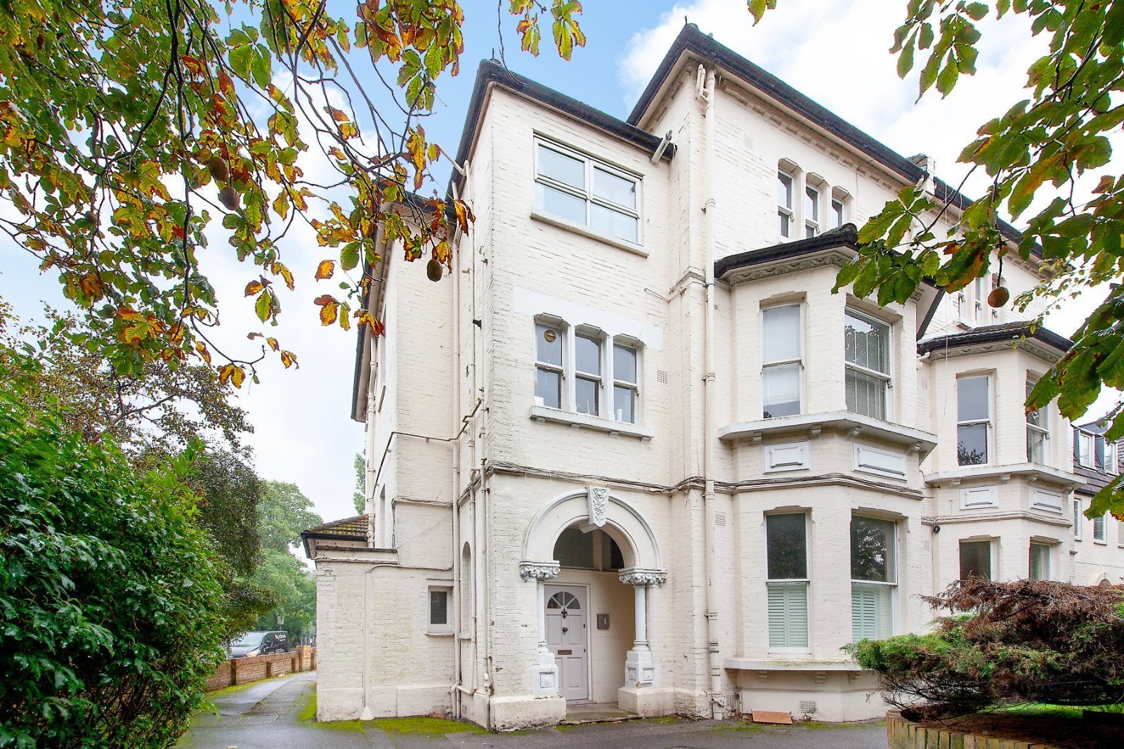 Flat Earlsfield Road in Greater London