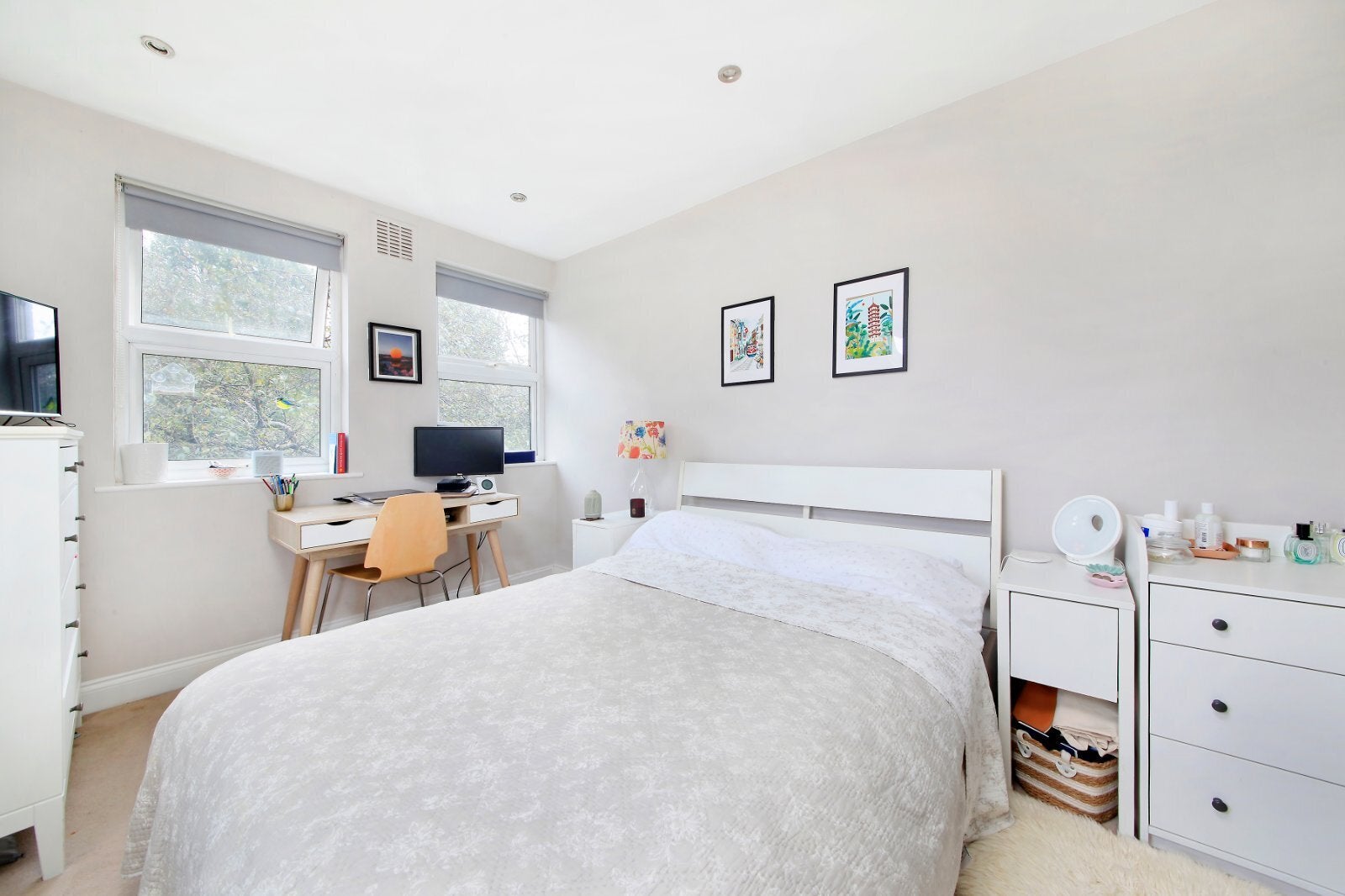 Flat Earlsfield Road in Greater London