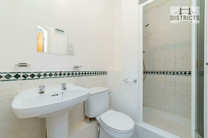 Flat Newington Causeway in Greater London