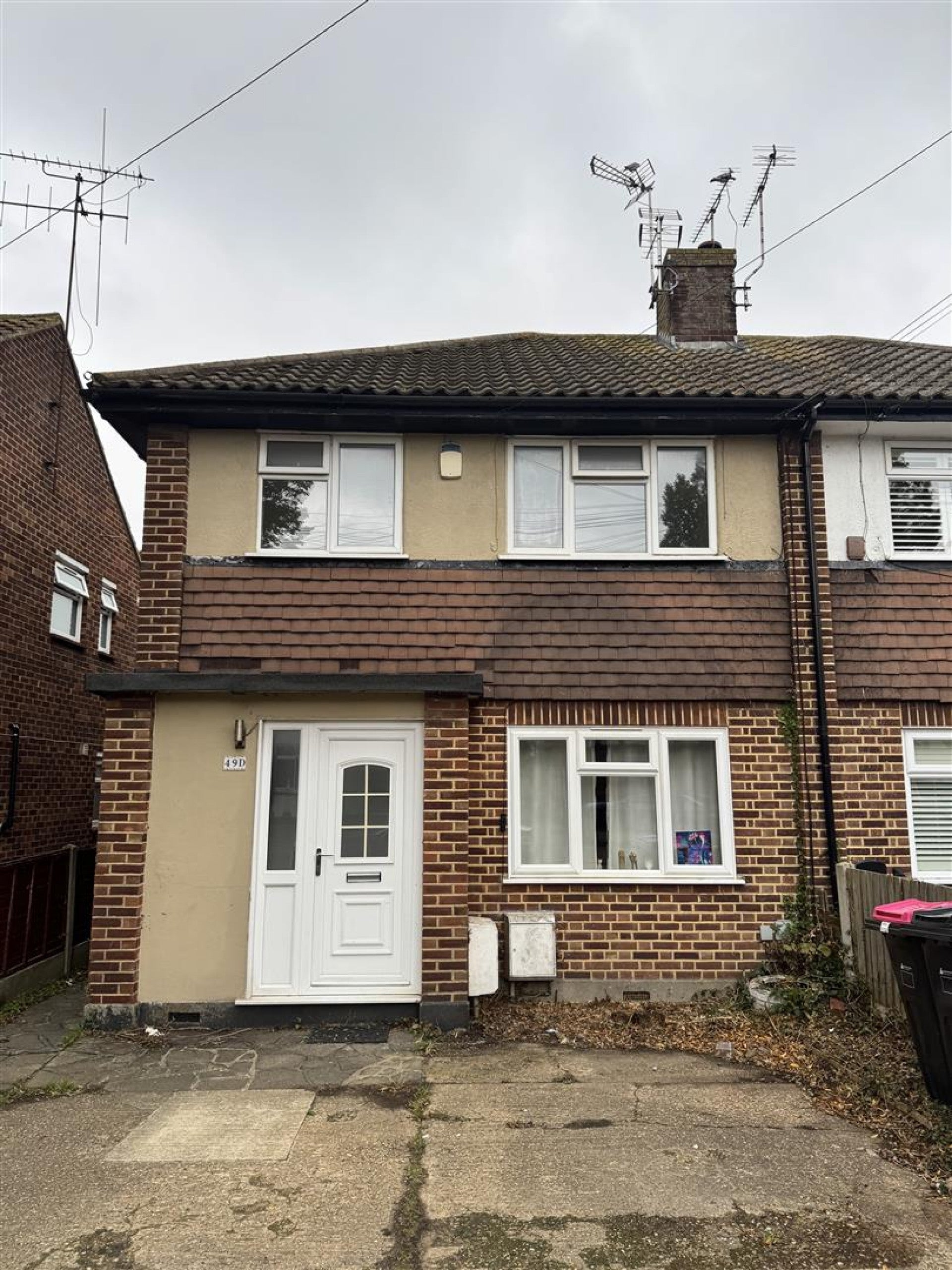 Flat Flemming Crescent in Southend-on-Sea