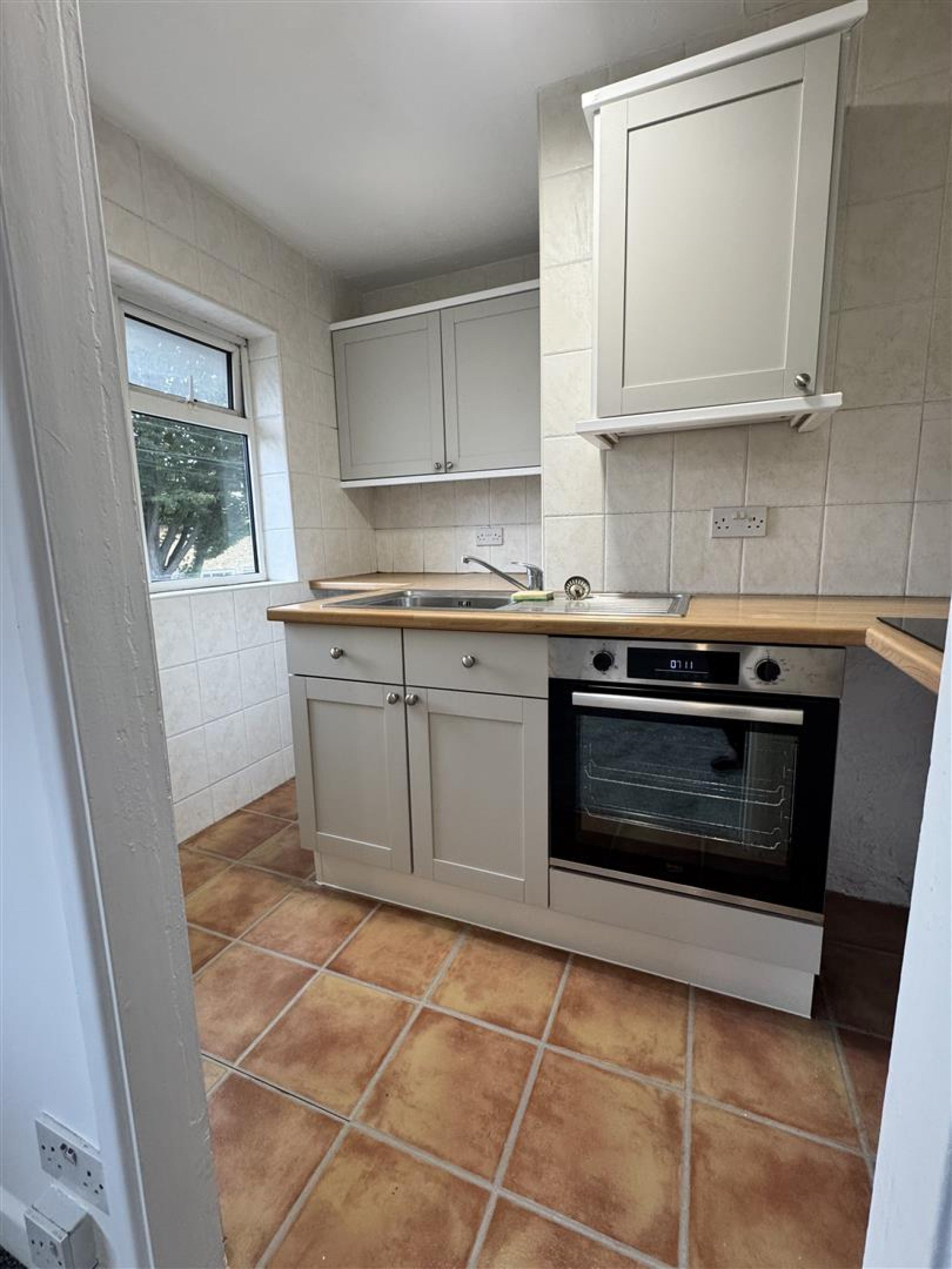 Flat Flemming Crescent in Southend-on-Sea