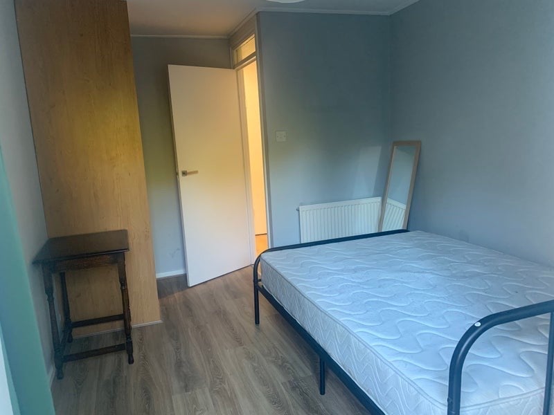 Room Redcliffe Gardens in Nottingham