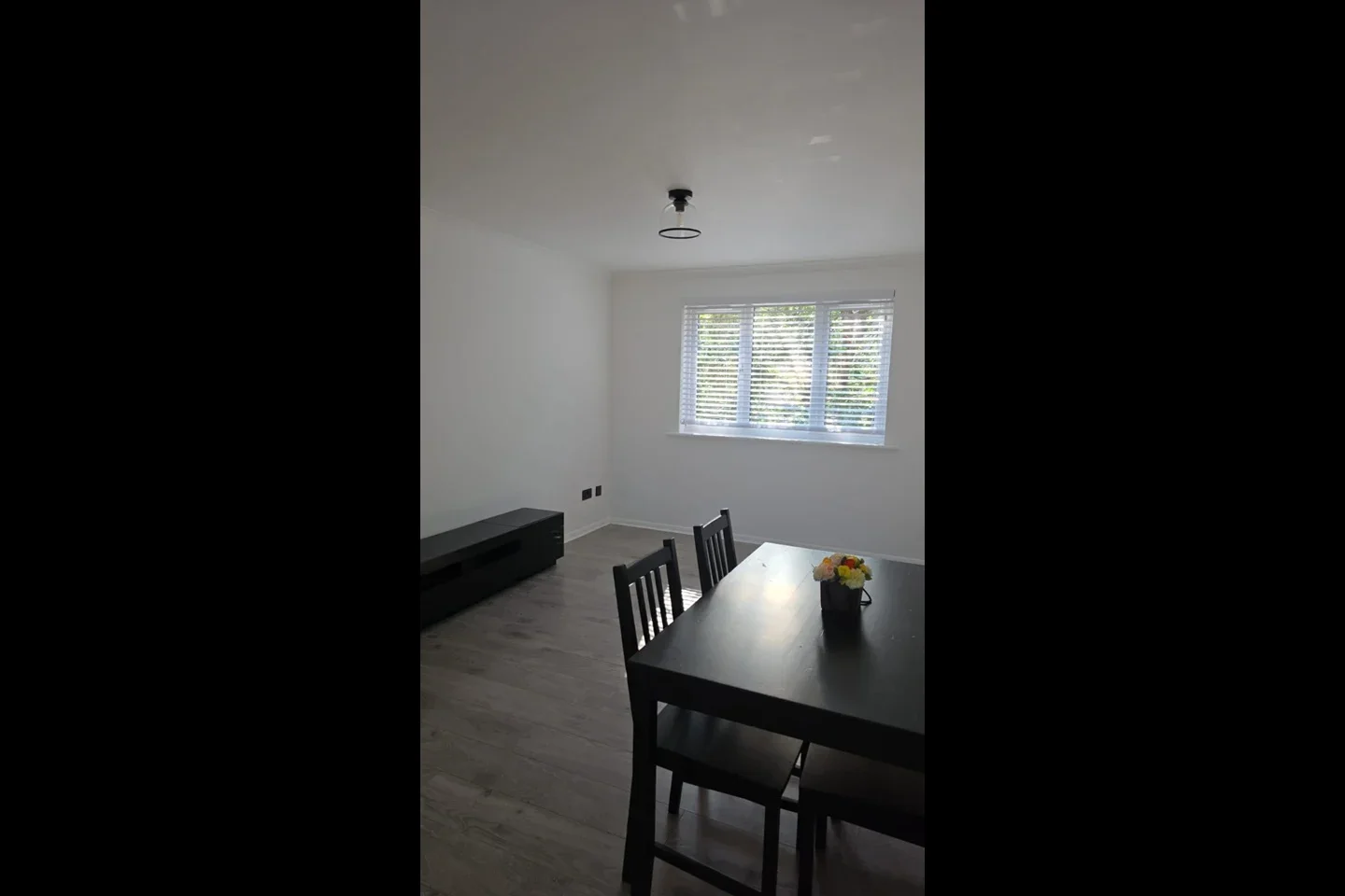 Flat Sawyer Close in Greater London