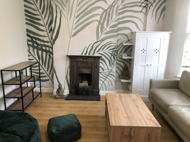 Room Van Dyke Street in Liverpool