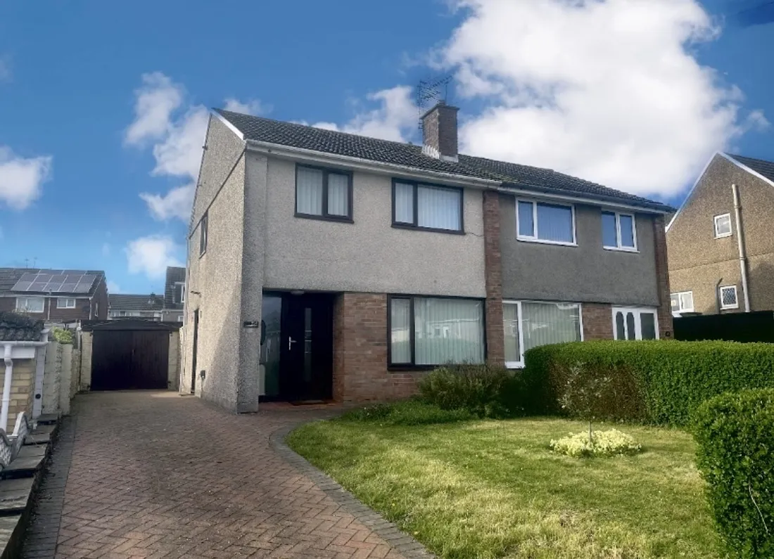 House Merlin Crescent in Bryntirion
