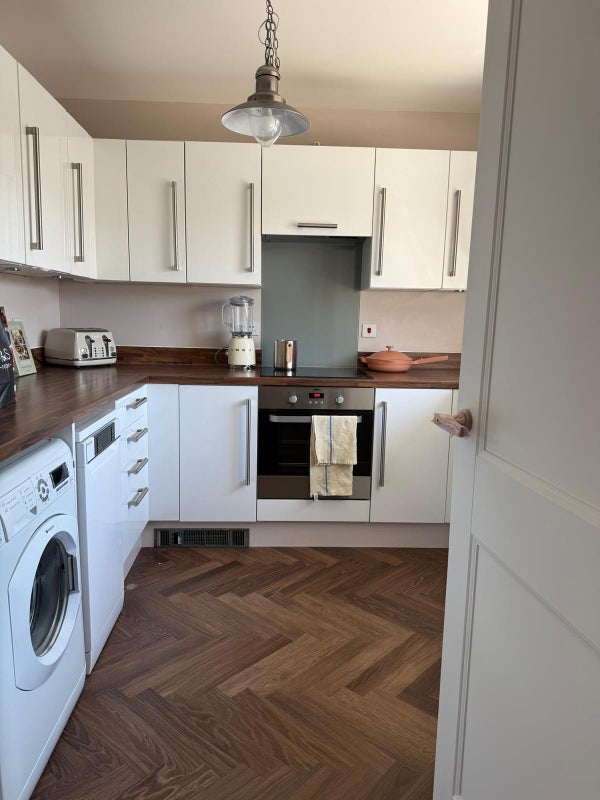 House Reade Close in Kingswood