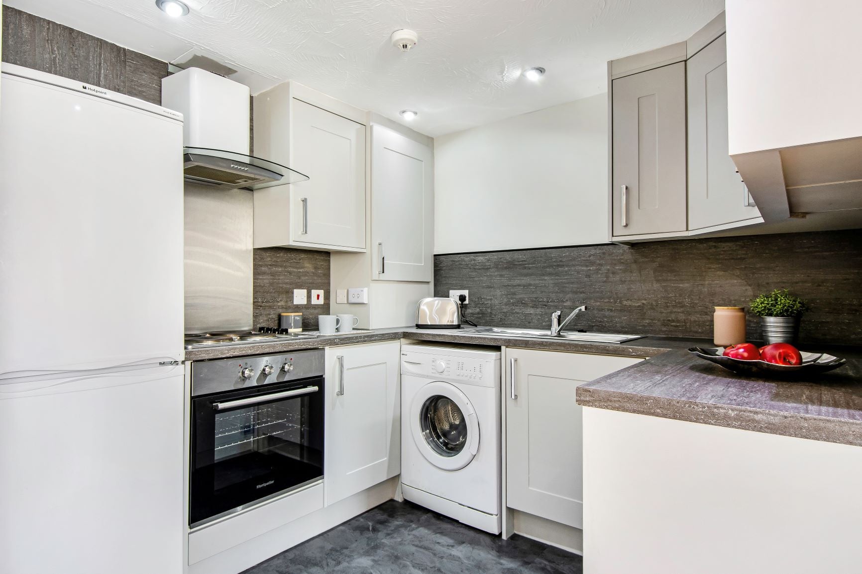 Flat Rosebank Road in Leeds