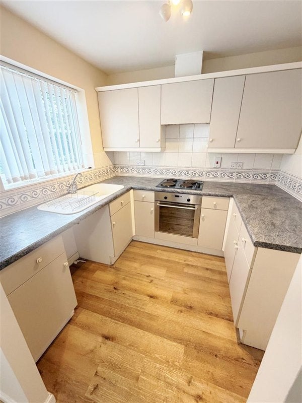 Flat Larkspur Close in Southport