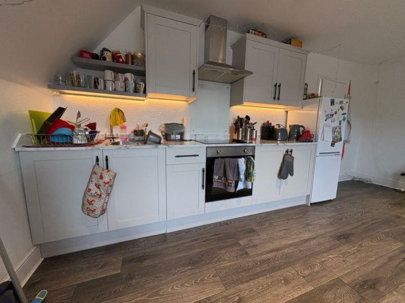 Flat Connaught Road in Cardiff