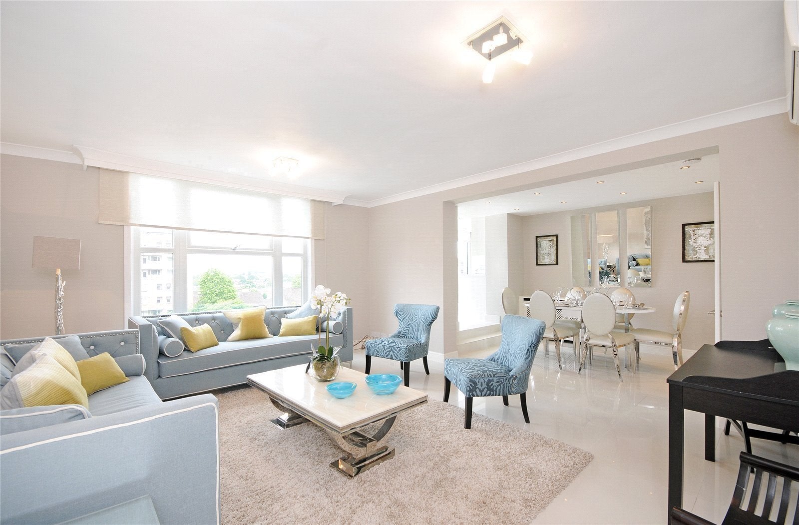 Flat Finchley Road in Greater London