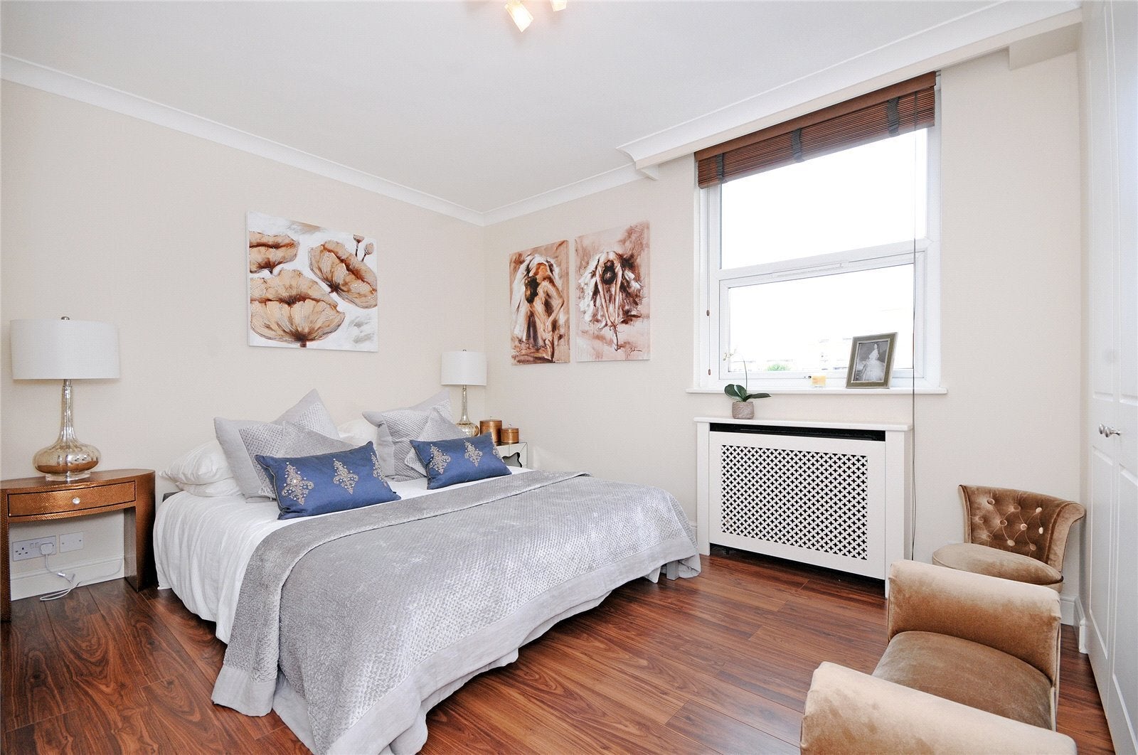 Flat Finchley Road in Greater London