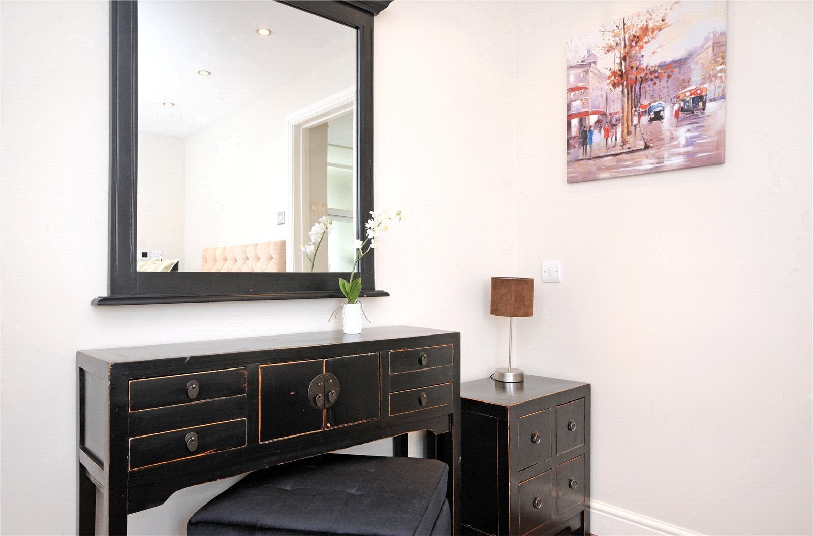 Flat Finchley Road in Greater London