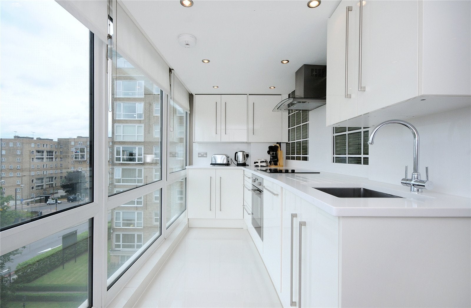 Flat Finchley Road in Greater London